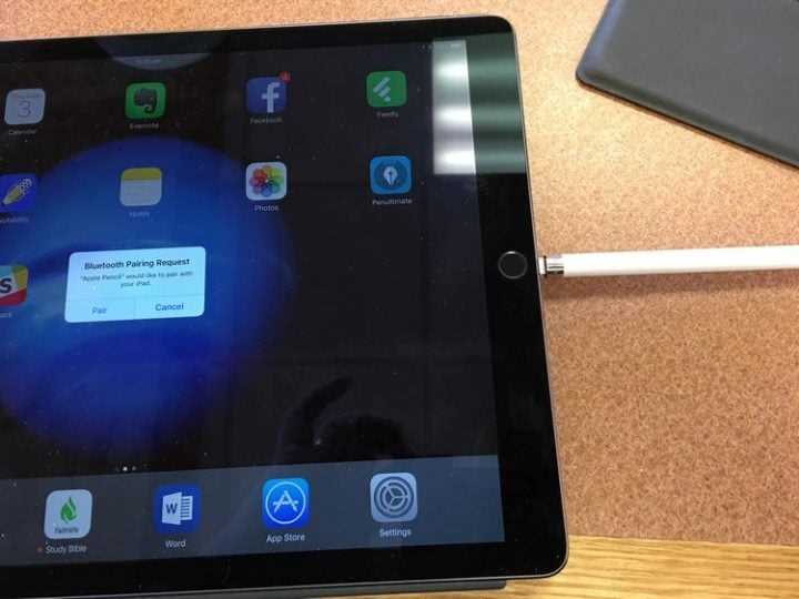 How do I control my iPad with pencil?